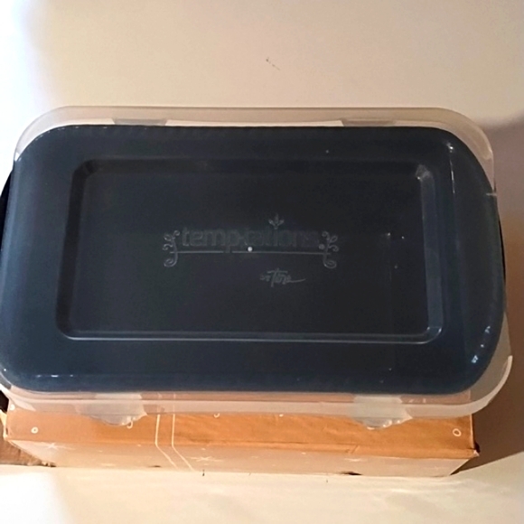 Temptations NIB Red Plaid Storage Container. - Picture 2 of 9